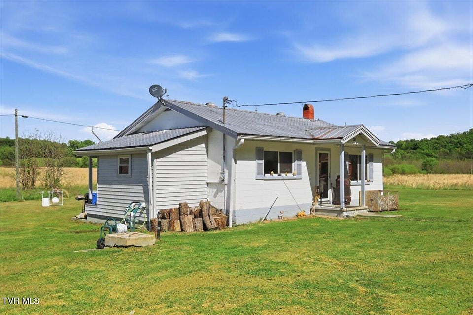 Photo #7: 525 Matthews Lane