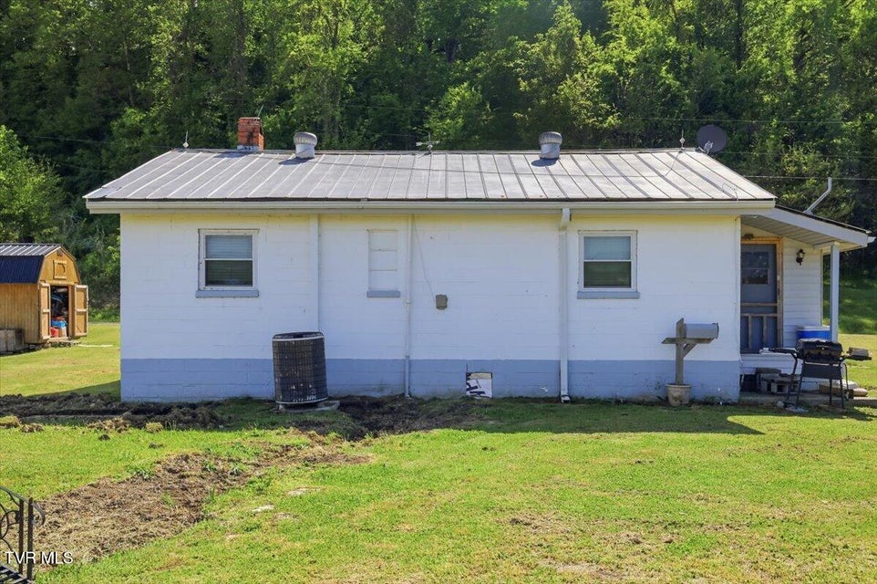 Photo #9: 525 Matthews Lane