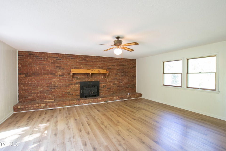 Photo #17: 2477 Weaver Pike