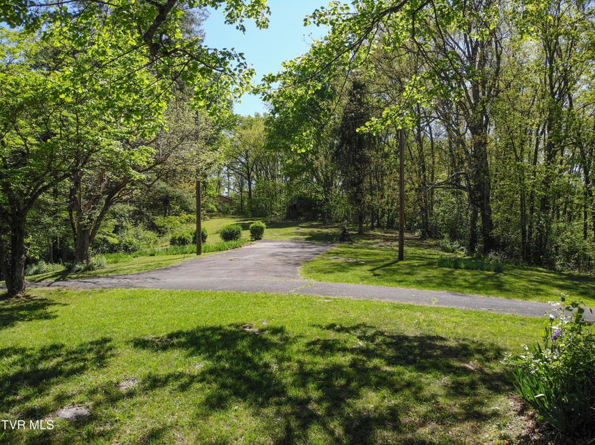 Photo #52: 2477 Weaver Pike