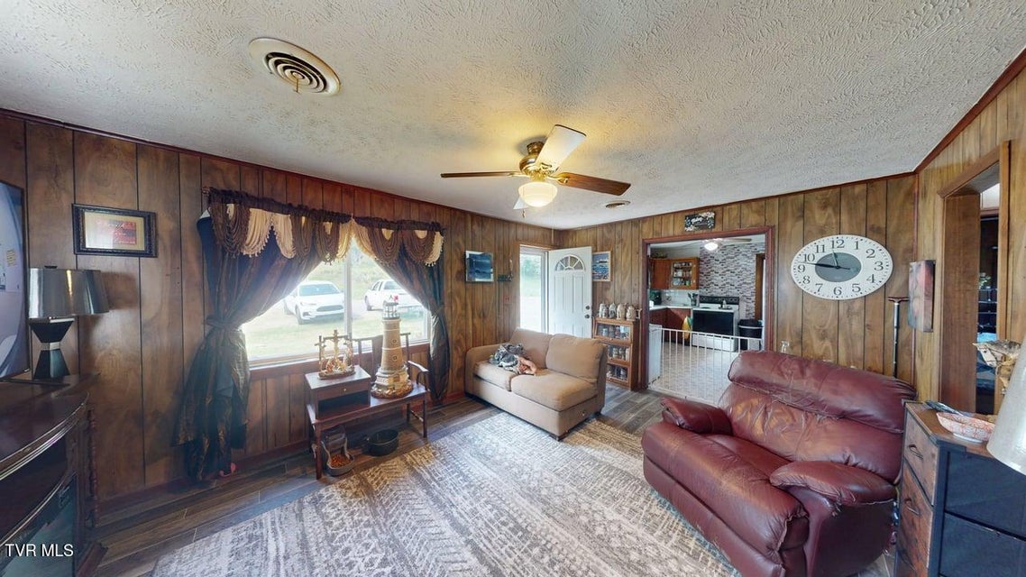 Photo #19: 525 Matthews Lane