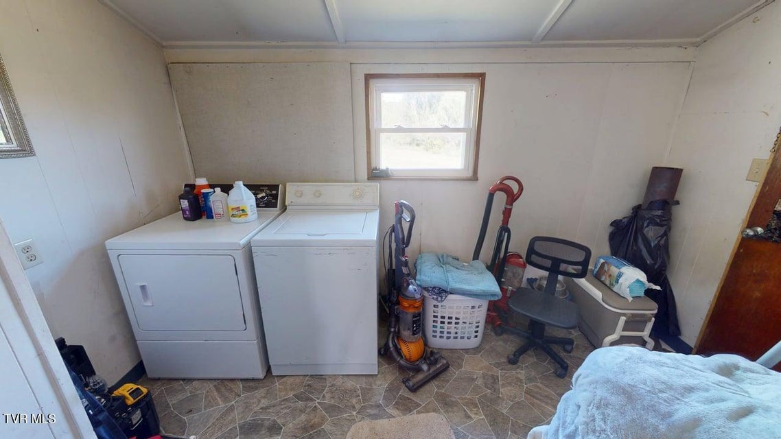 Photo #23: 525 Matthews Lane