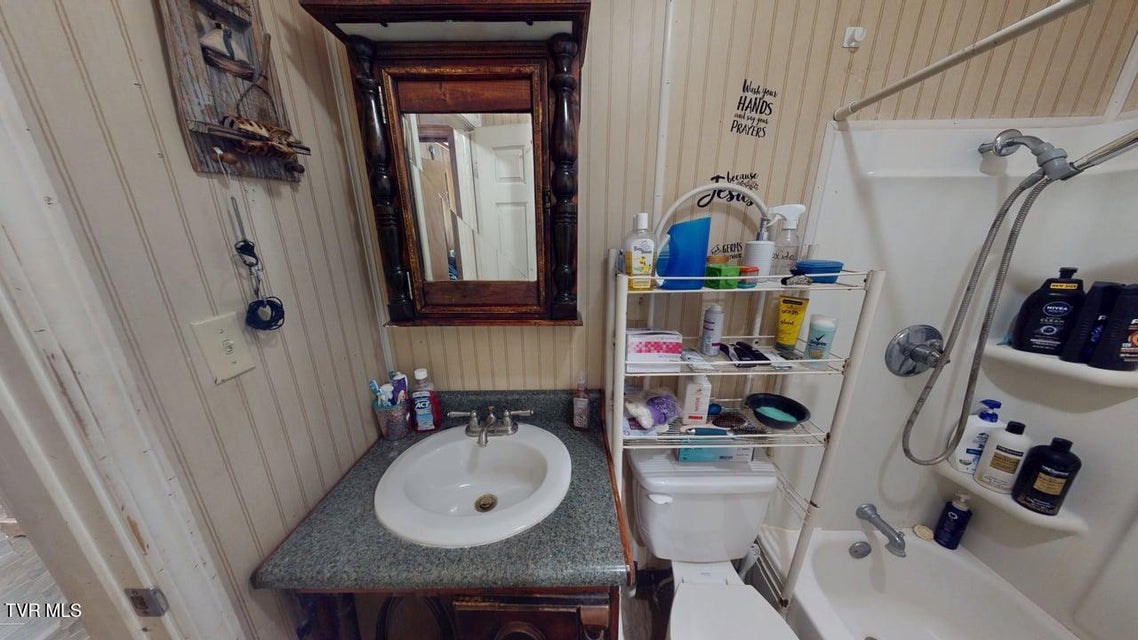 Photo #28: 525 Matthews Lane