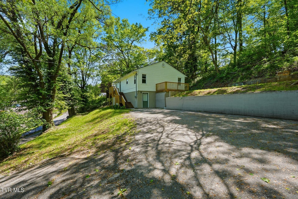 Photo #5: 1658 Echo Court