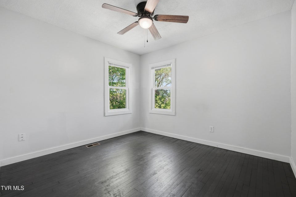 Photo #25: 1658 Echo Court