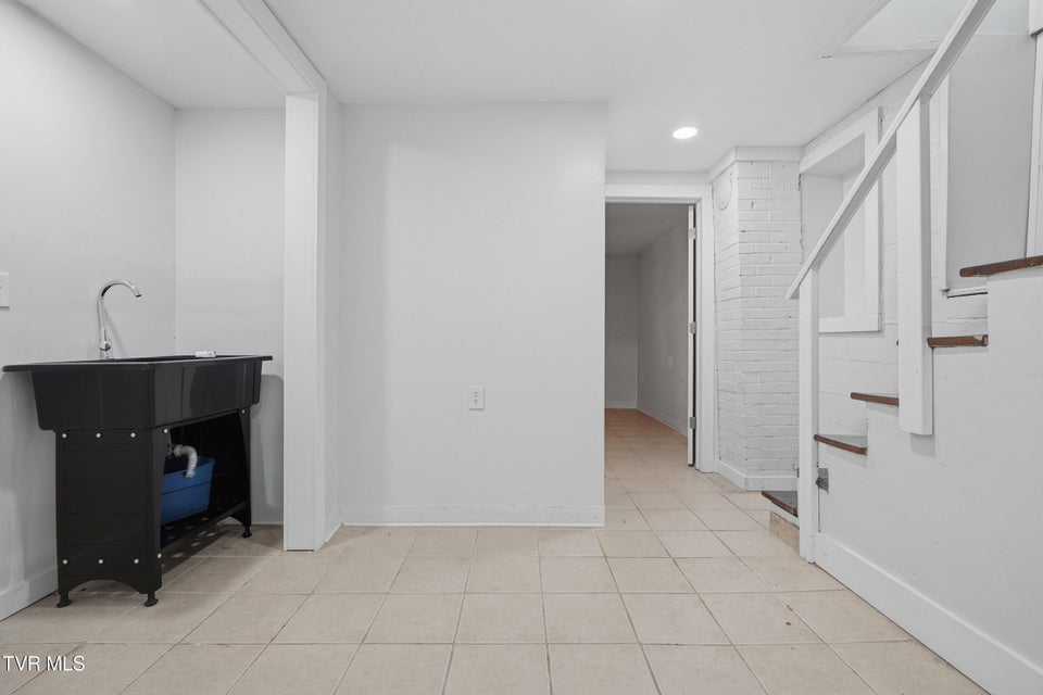 Photo #30: 1658 Echo Court