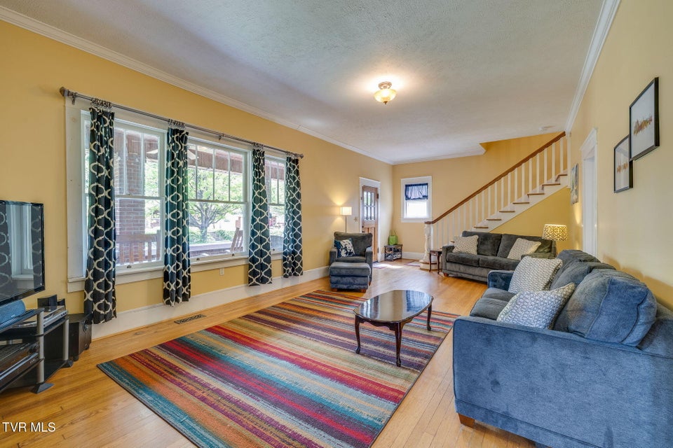 Photo #7: 812 Maple Street