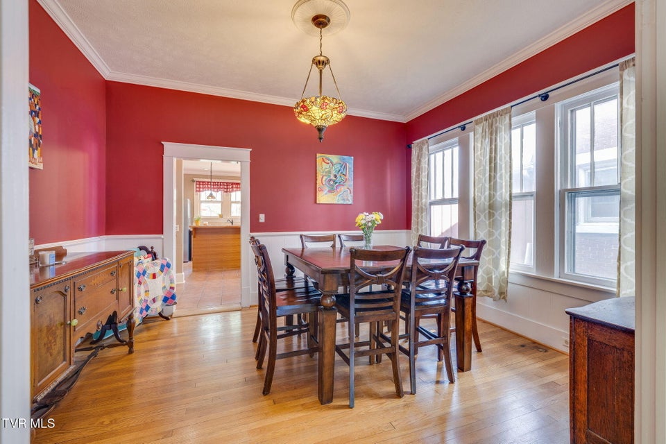 Photo #8: 812 Maple Street