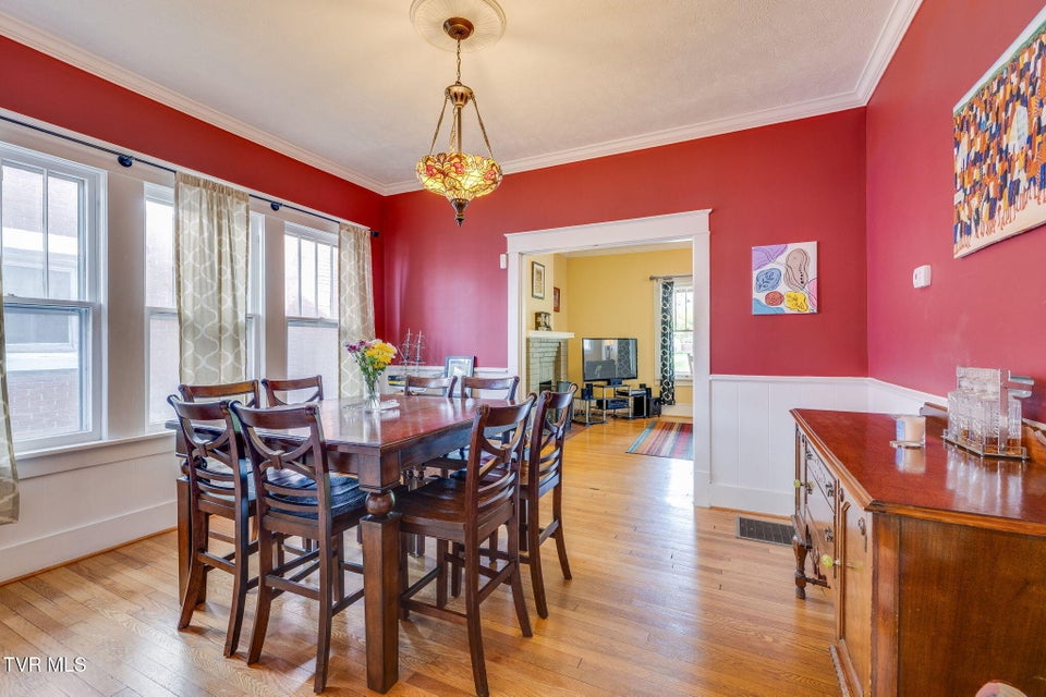 Photo #9: 812 Maple Street