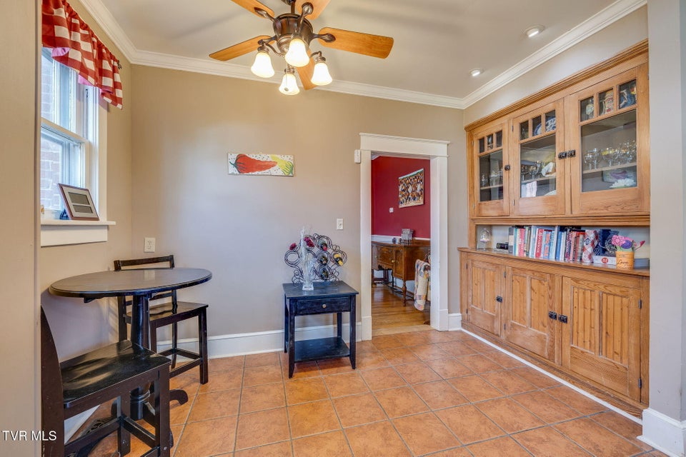 Photo #11: 812 Maple Street