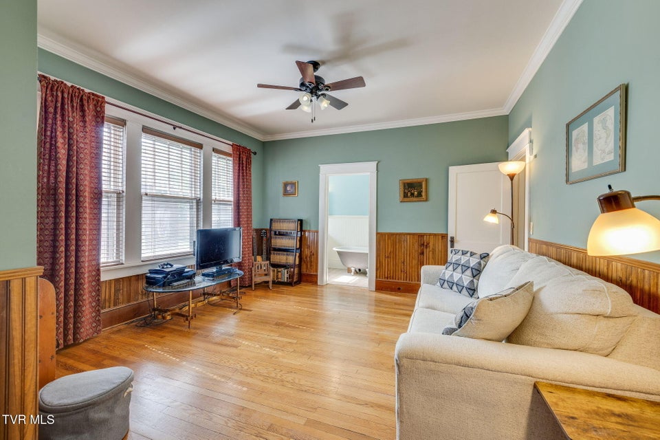 Photo #17: 812 Maple Street