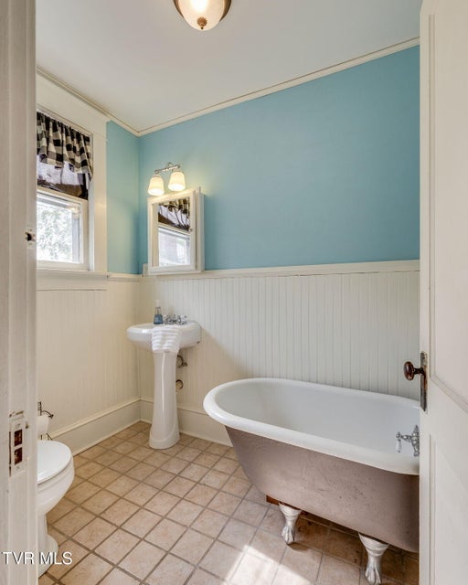 Photo #18: 812 Maple Street