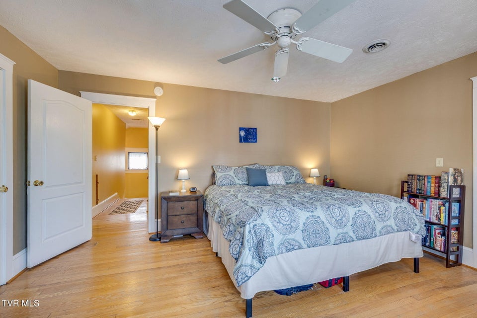 Photo #20: 812 Maple Street