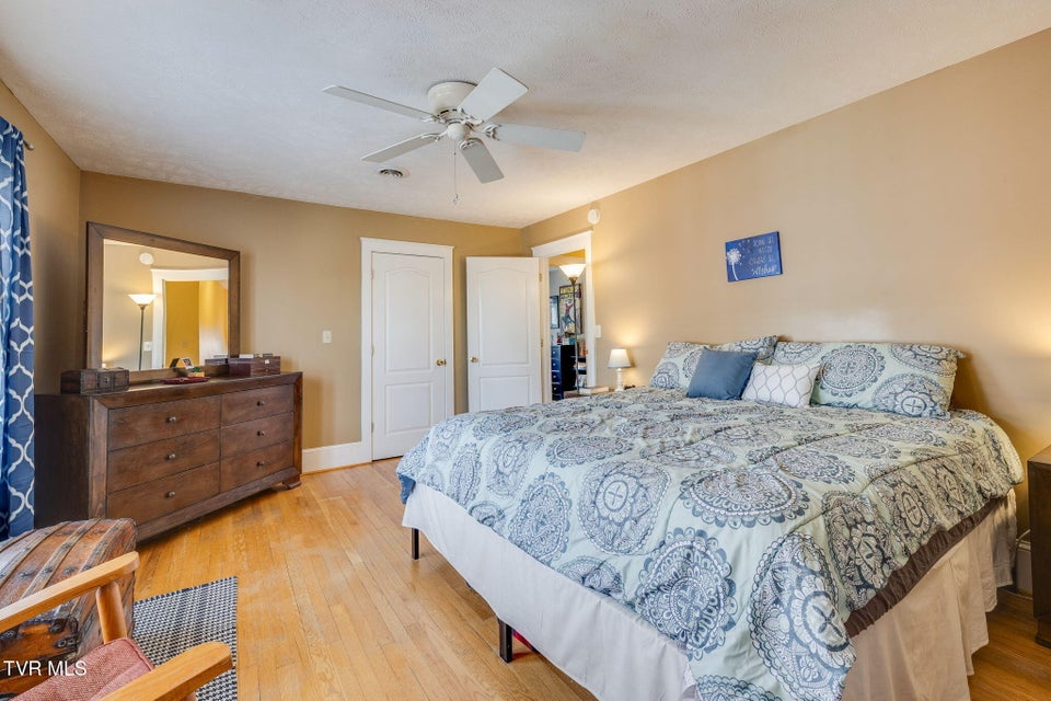 Photo #21: 812 Maple Street