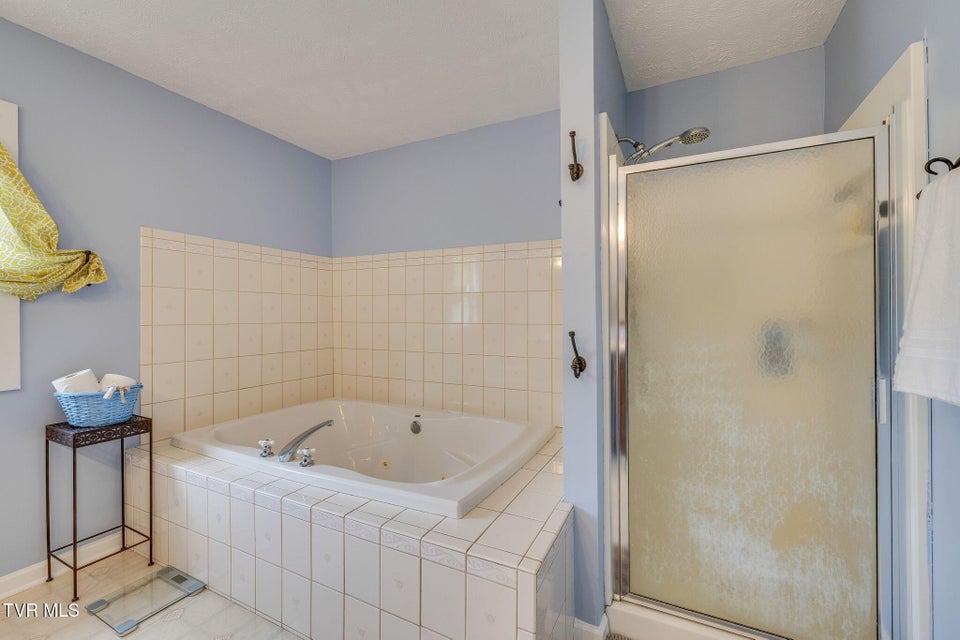 Photo #23: 812 Maple Street