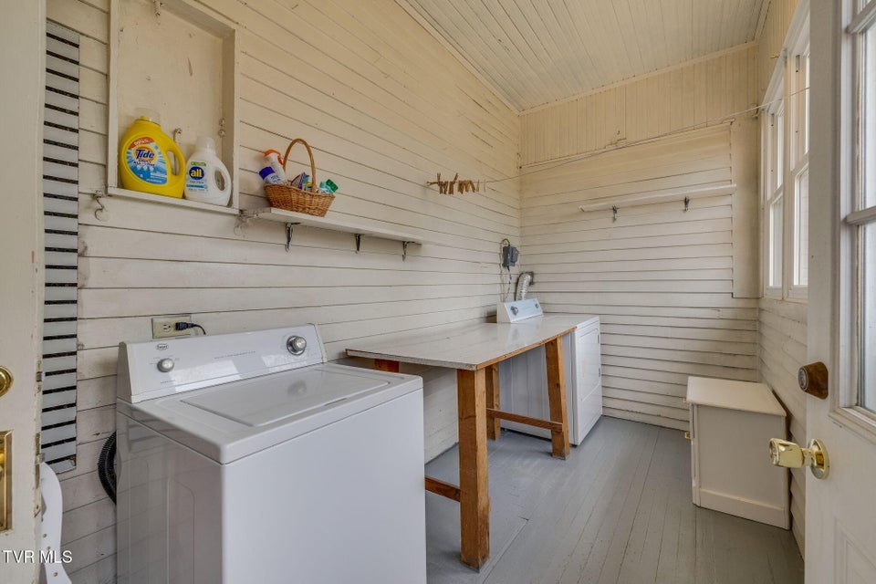 Photo #32: 812 Maple Street