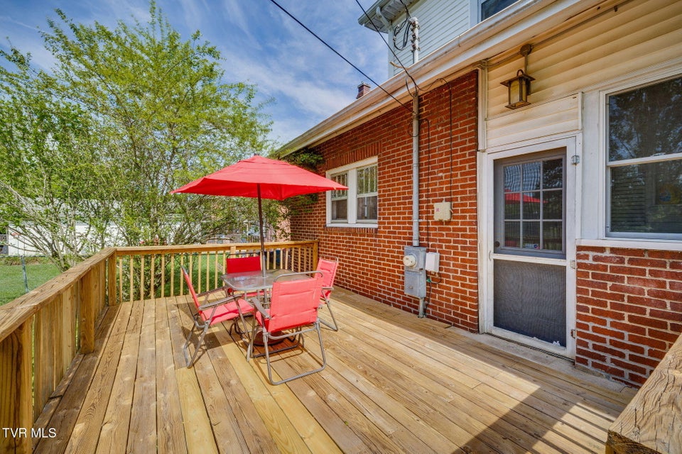 Photo #33: 812 Maple Street