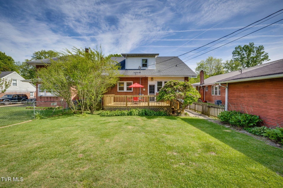 Photo #34: 812 Maple Street