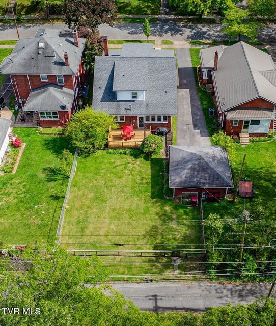 Photo #40: 812 Maple Street