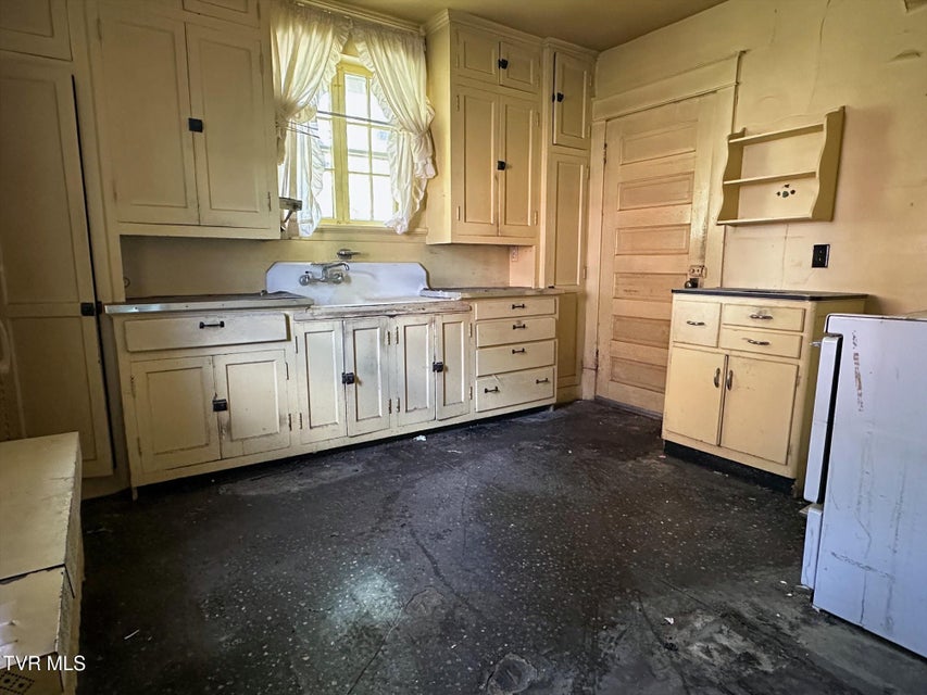 Photo #13: 612 Euclid Avenue