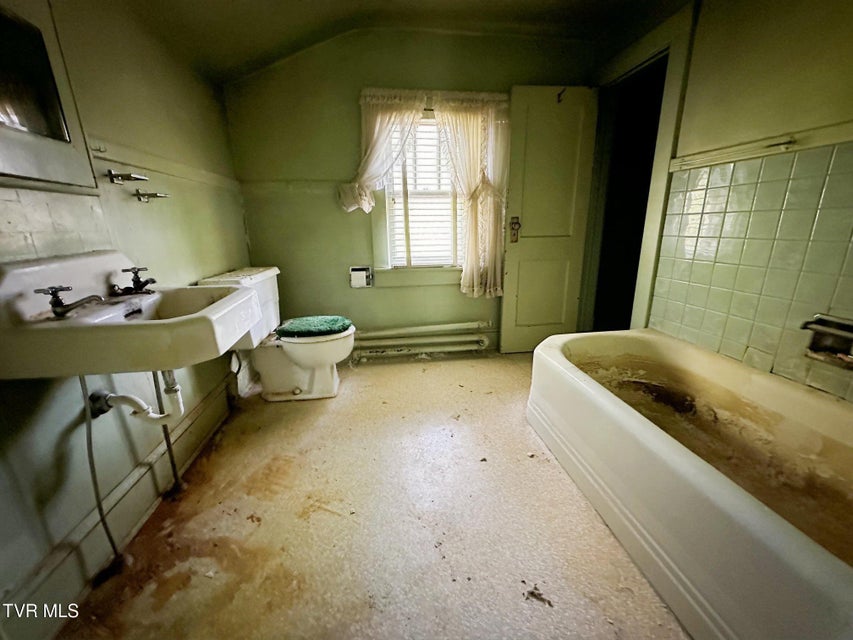 Photo #18: 612 Euclid Avenue