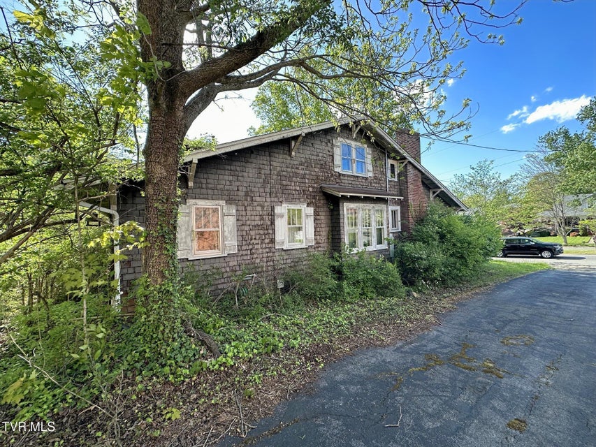 Photo #3: 612 Euclid Avenue