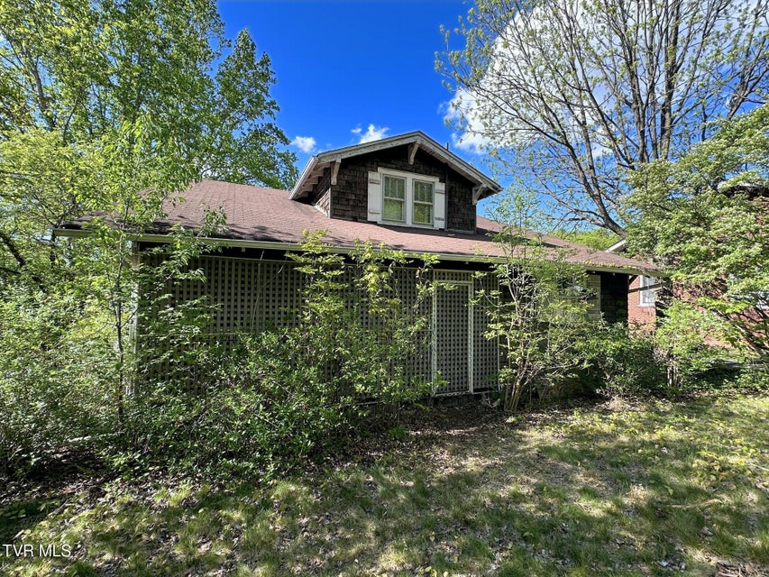 Photo #4: 612 Euclid Avenue