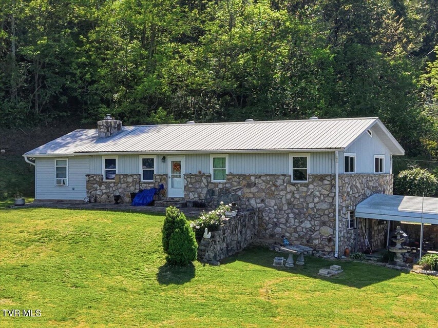 Photo #48: 285 Matthews Lane