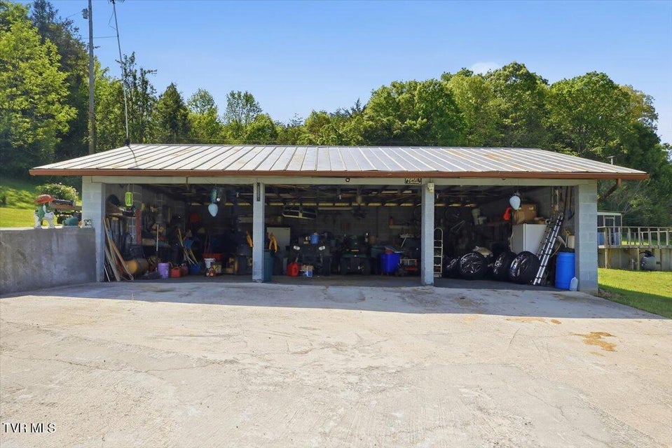 Photo #7: 285 Matthews Lane