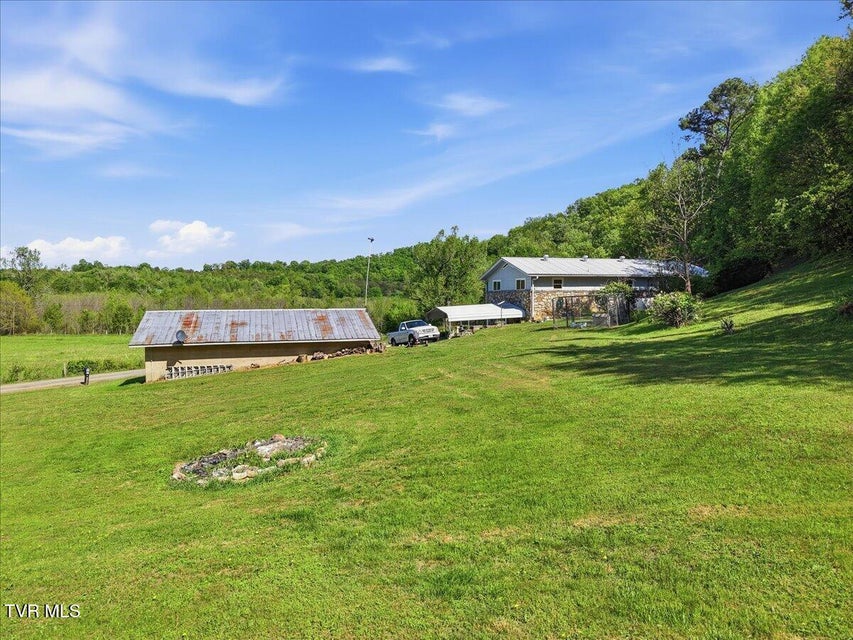 Photo #10: 285 Matthews Lane