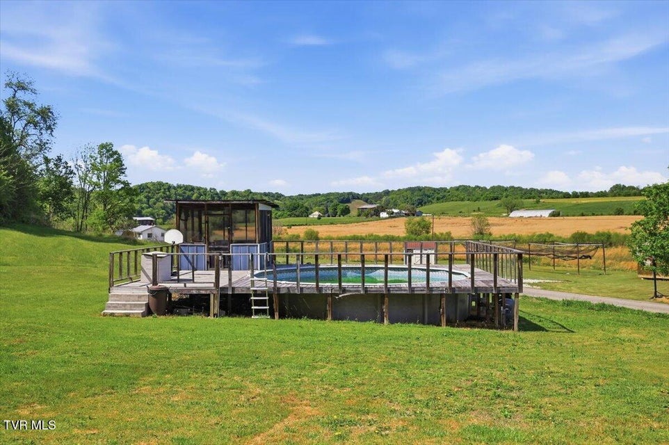 Photo #49: 285 Matthews Lane