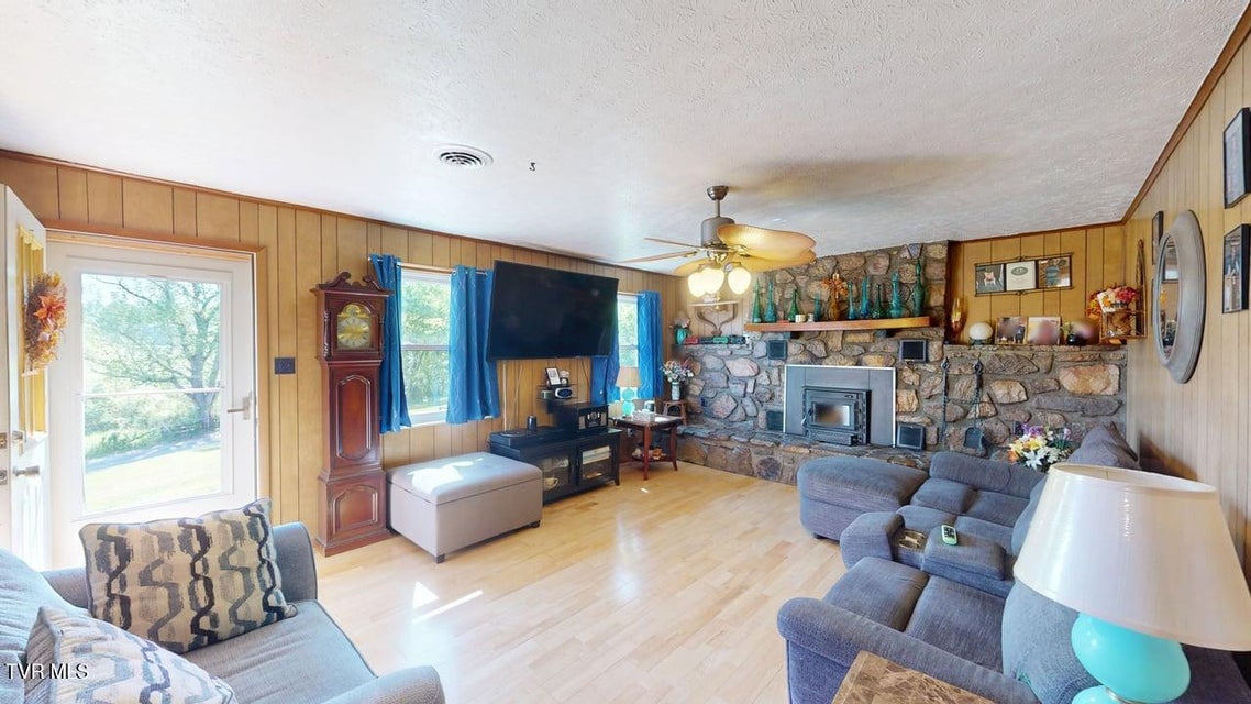 Photo #13: 285 Matthews Lane