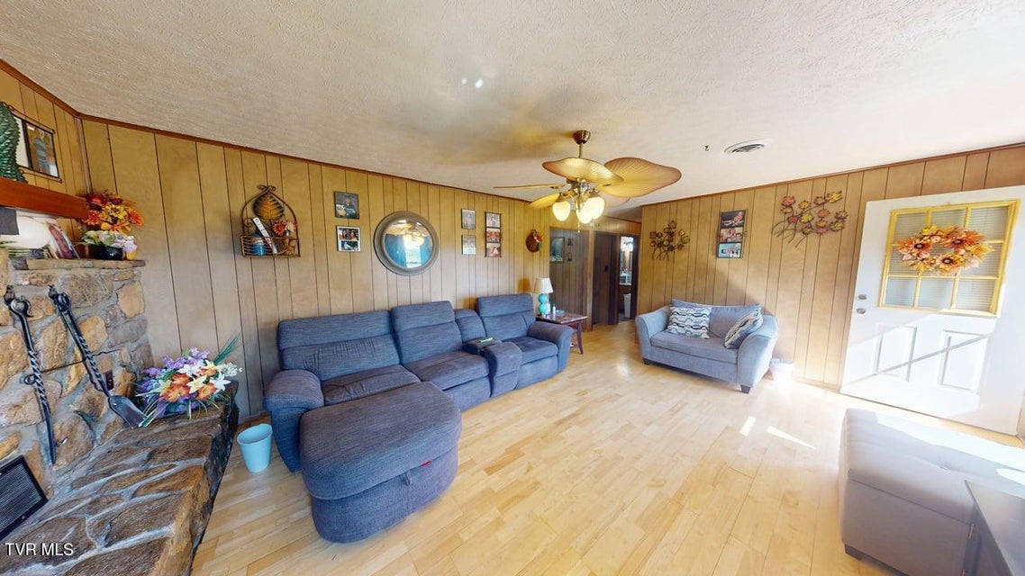 Photo #16: 285 Matthews Lane