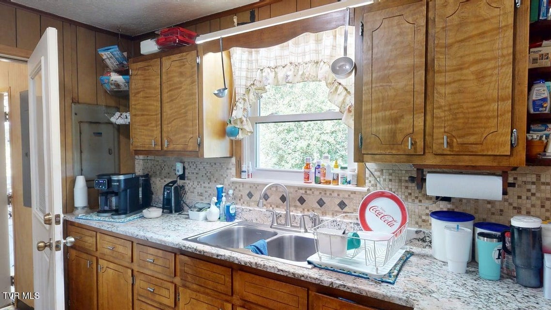 Photo #20: 285 Matthews Lane