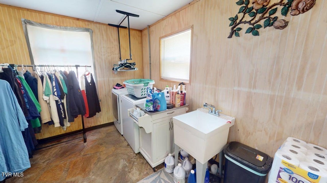 Photo #24: 285 Matthews Lane