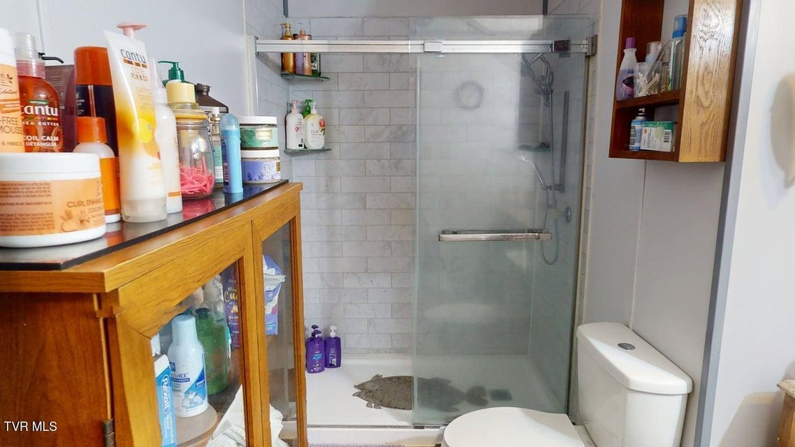 Photo #34: 285 Matthews Lane