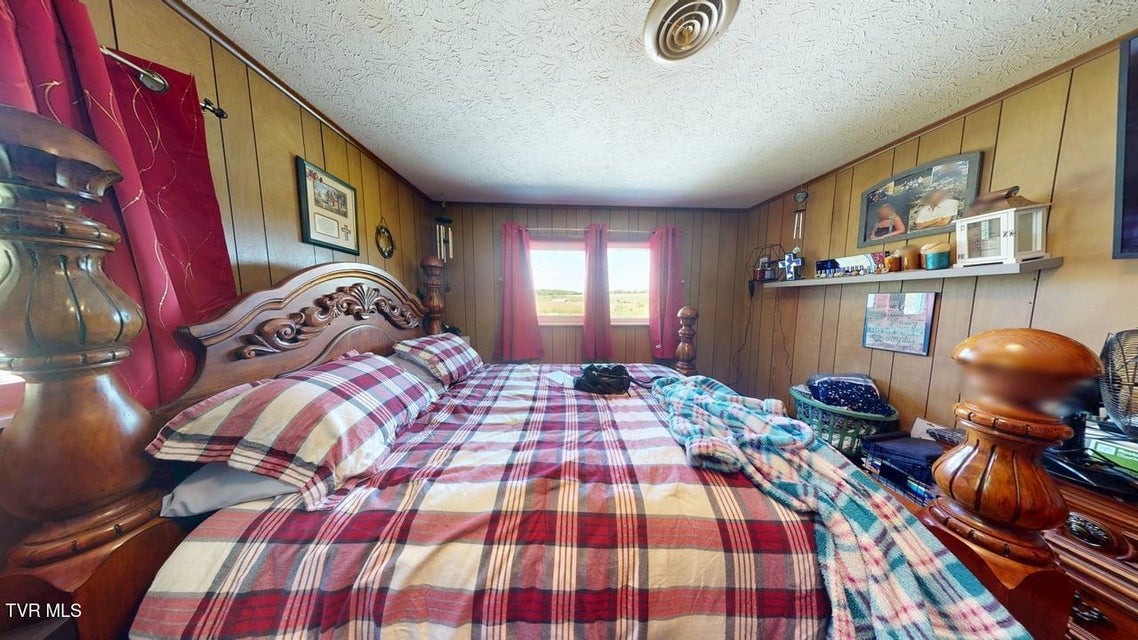 Photo #38: 285 Matthews Lane