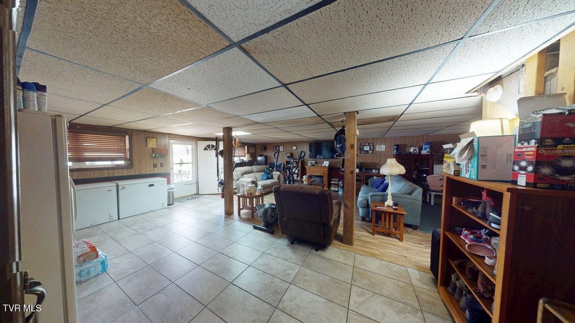 Photo #41: 285 Matthews Lane