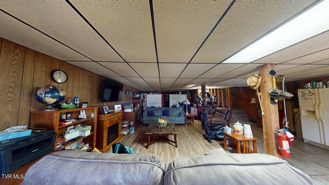 Photo #44: 285 Matthews Lane