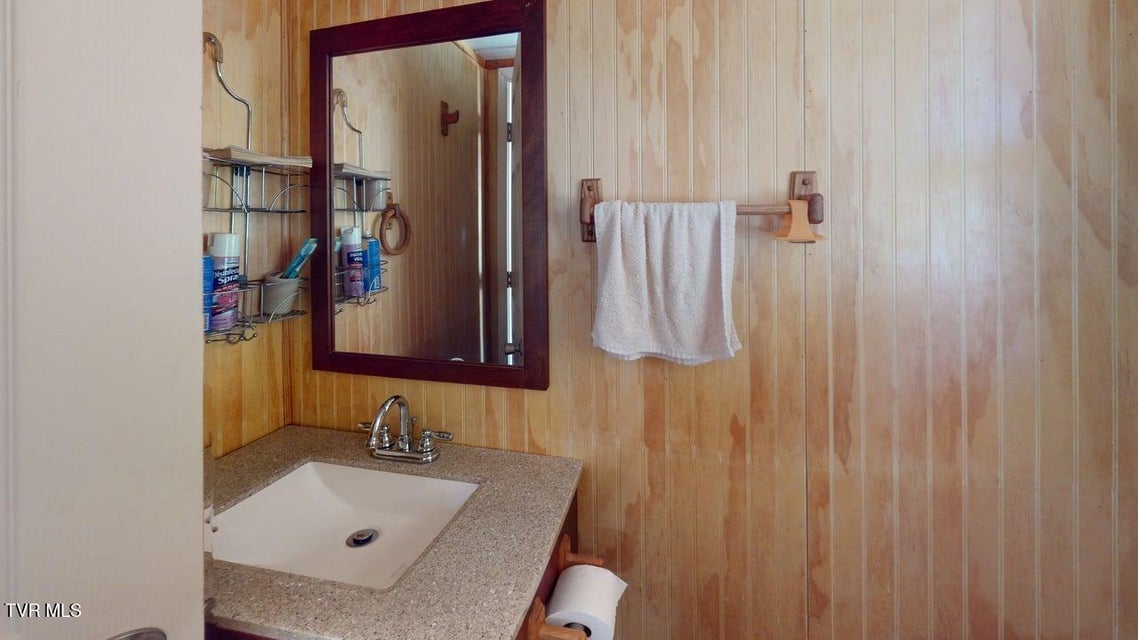 Photo #27: 285 Matthews Lane