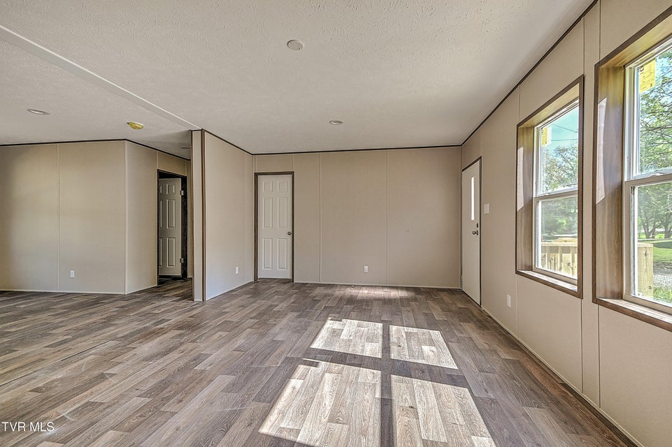 Photo #7: 165 Brookfield Lane