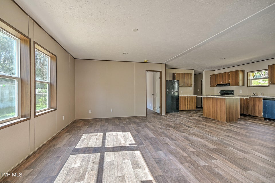 Photo #11: 165 Brookfield Lane