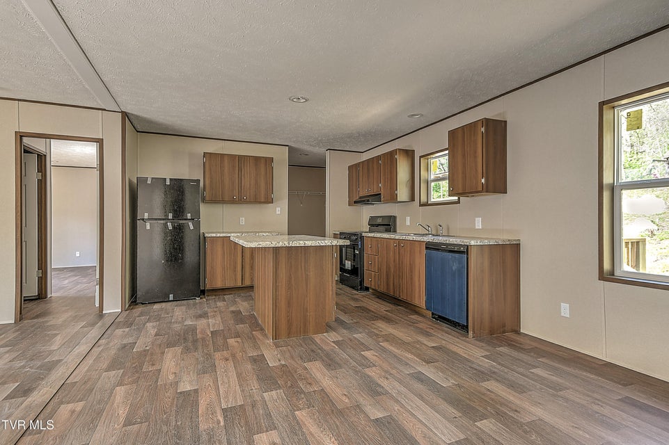 Photo #12: 165 Brookfield Lane