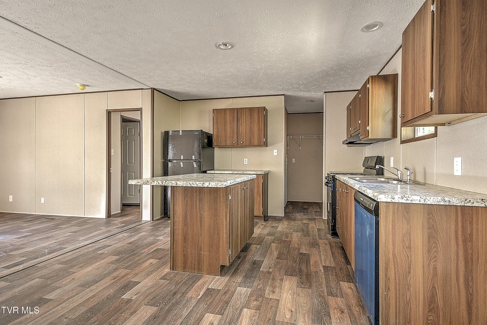 Photo #18: 165 Brookfield Lane