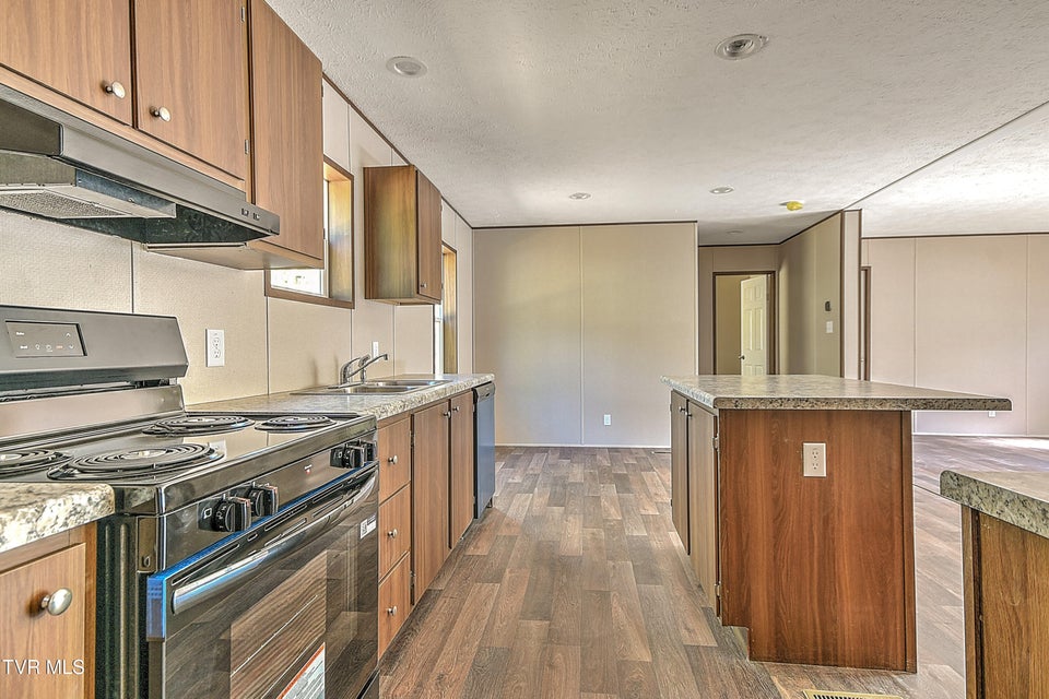 Photo #16: 165 Brookfield Lane