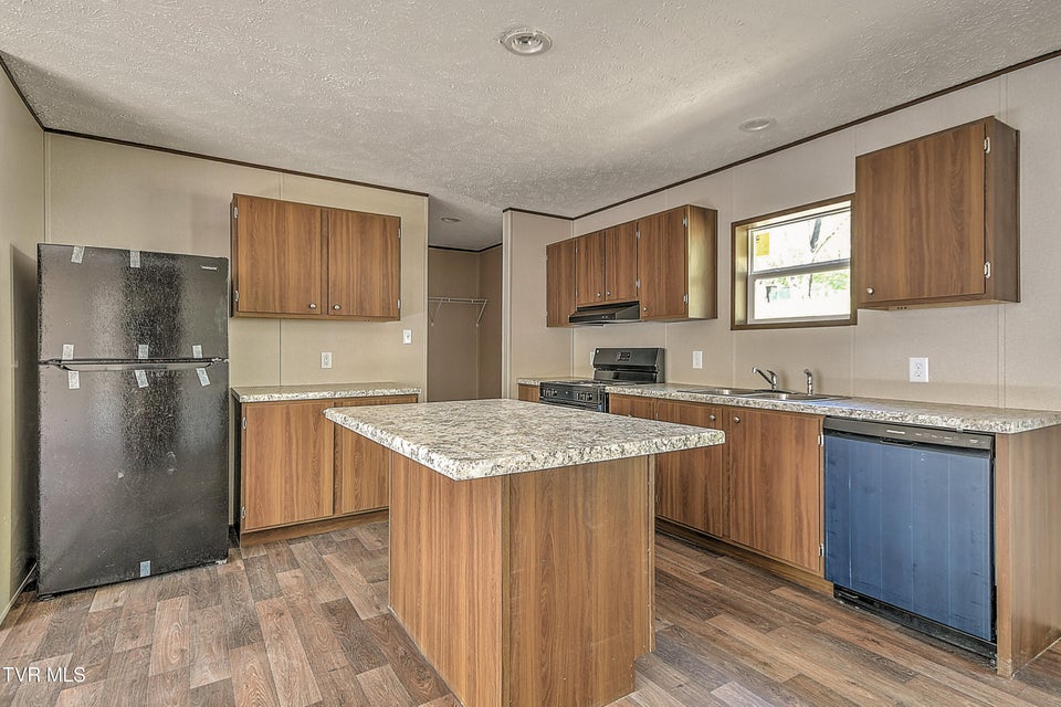 Photo #13: 165 Brookfield Lane