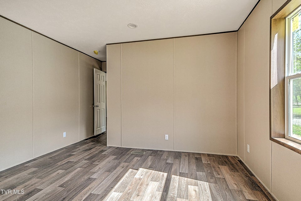 Photo #20: 165 Brookfield Lane