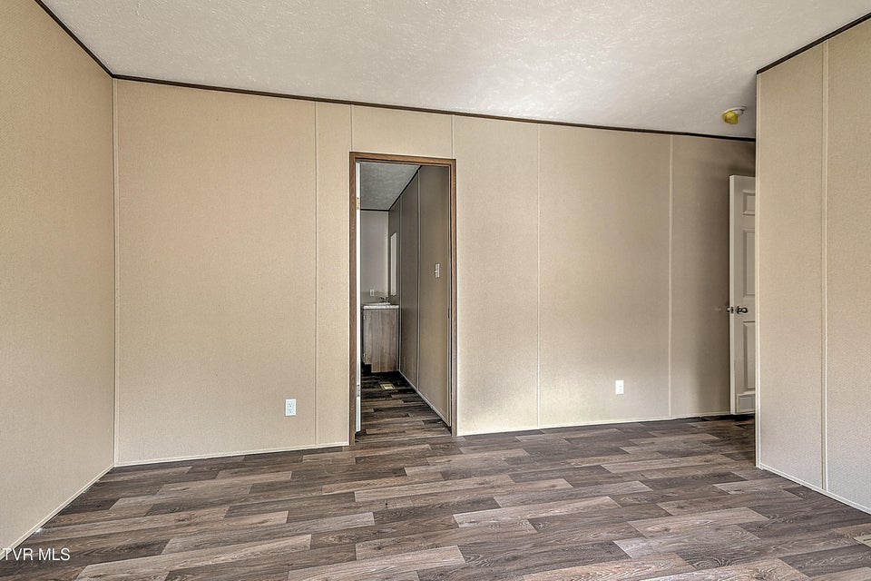 Photo #21: 165 Brookfield Lane