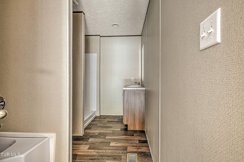 Photo #22: 165 Brookfield Lane