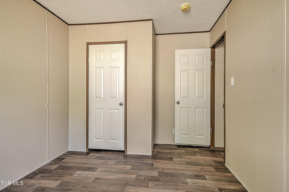 Photo #25: 165 Brookfield Lane